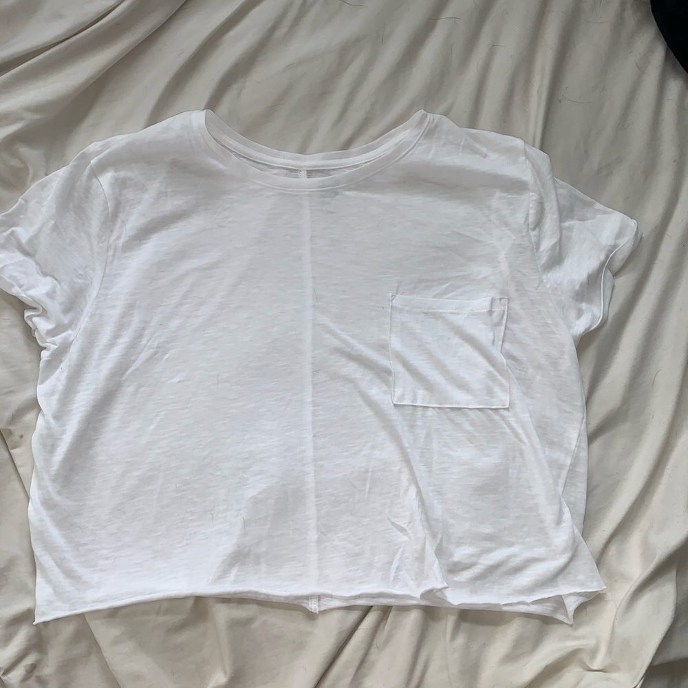 white cropped tshirt